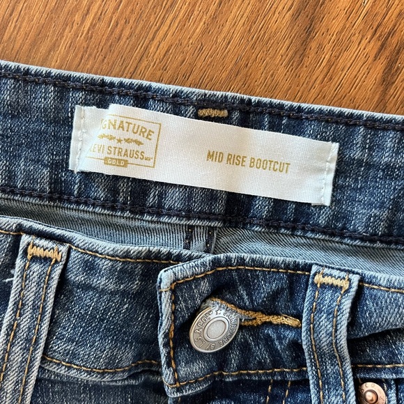 Gently used Levi’s bootcut - Picture 3 of 4